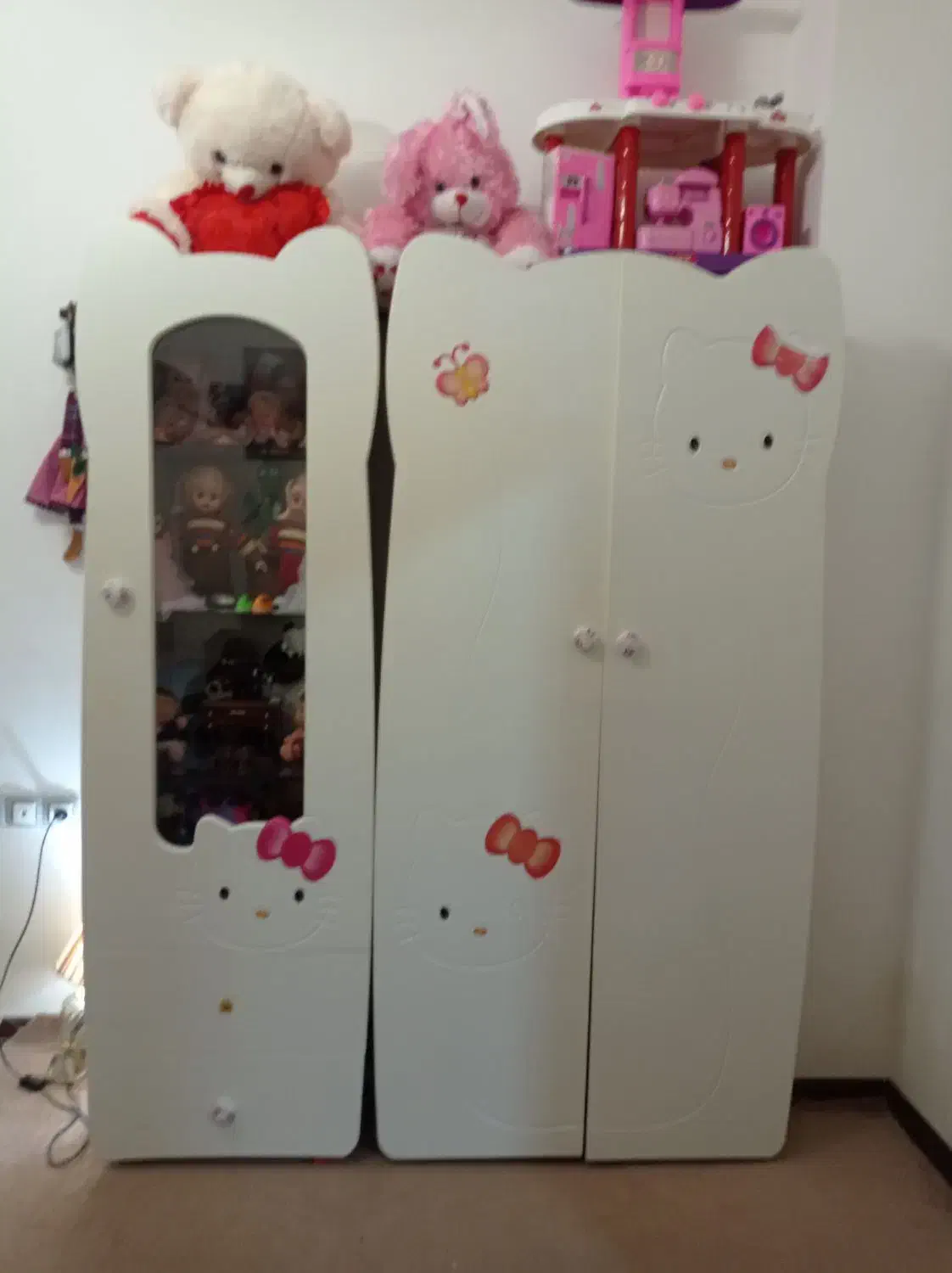 کمد|جاکفشی، کمد، دراور|میانه, |دیوار