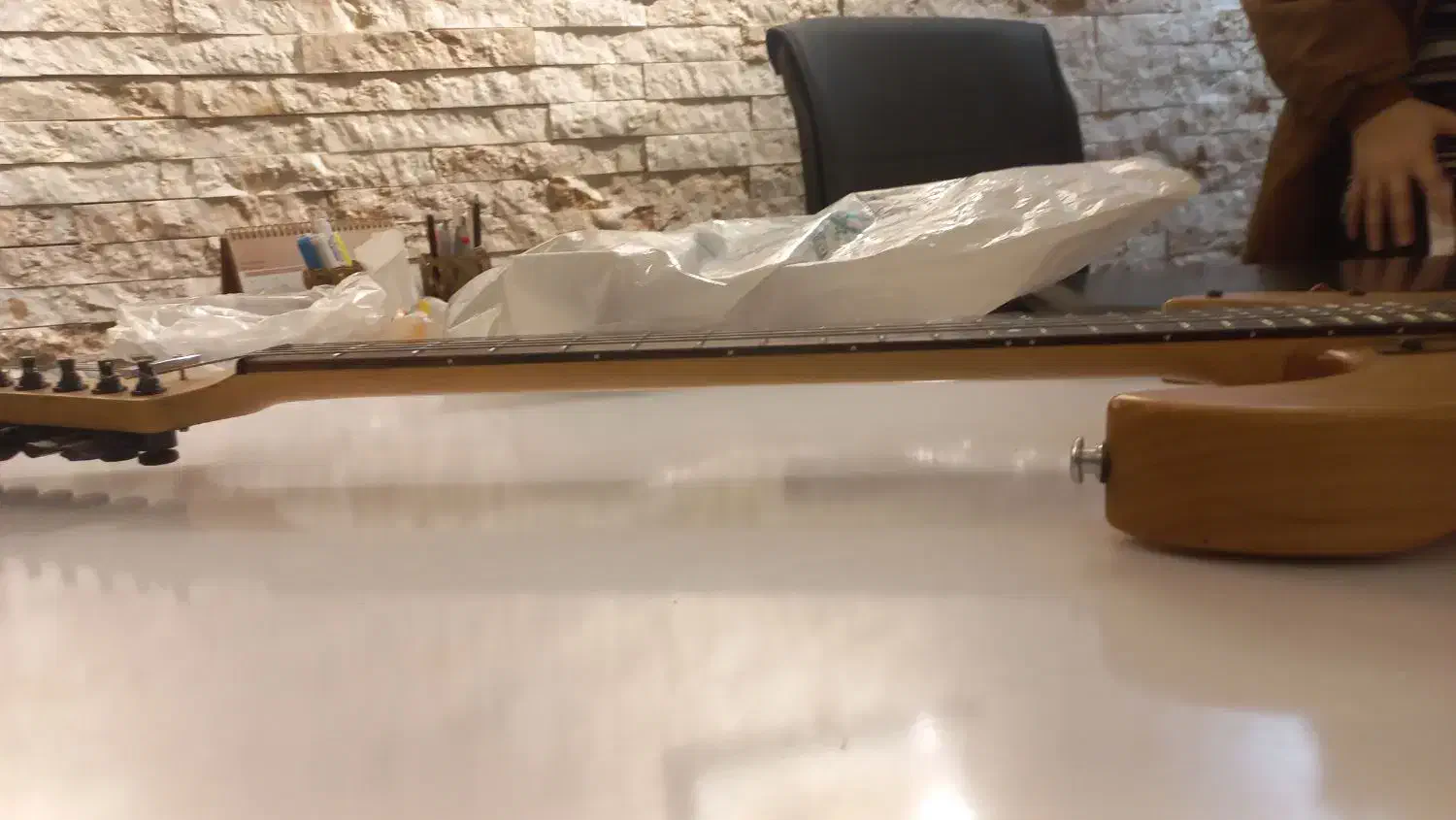 گیتار الکتریک|گیتار، بیس، امپلیفایر|قیامدشت - خاورشهر, |دیوار