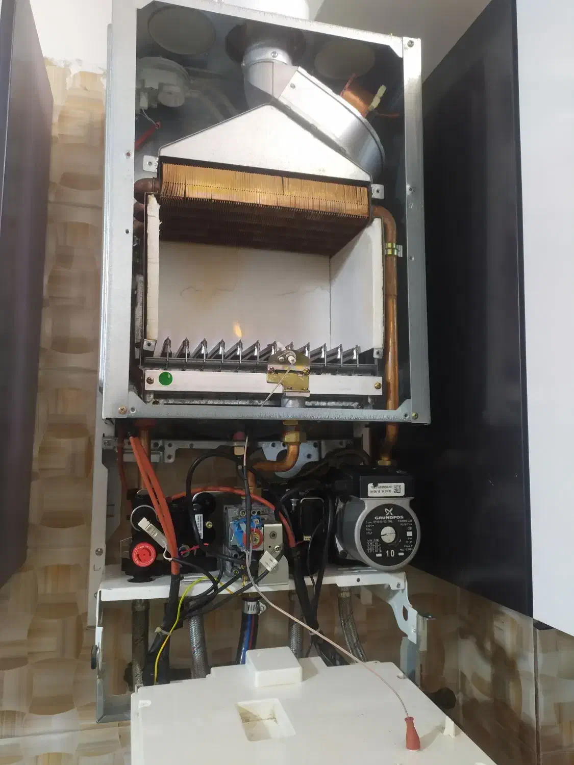 تعمیر تخصصی پکیج|آبگرمکن، پکیج، شوفاژ|جغتای, |دیوار