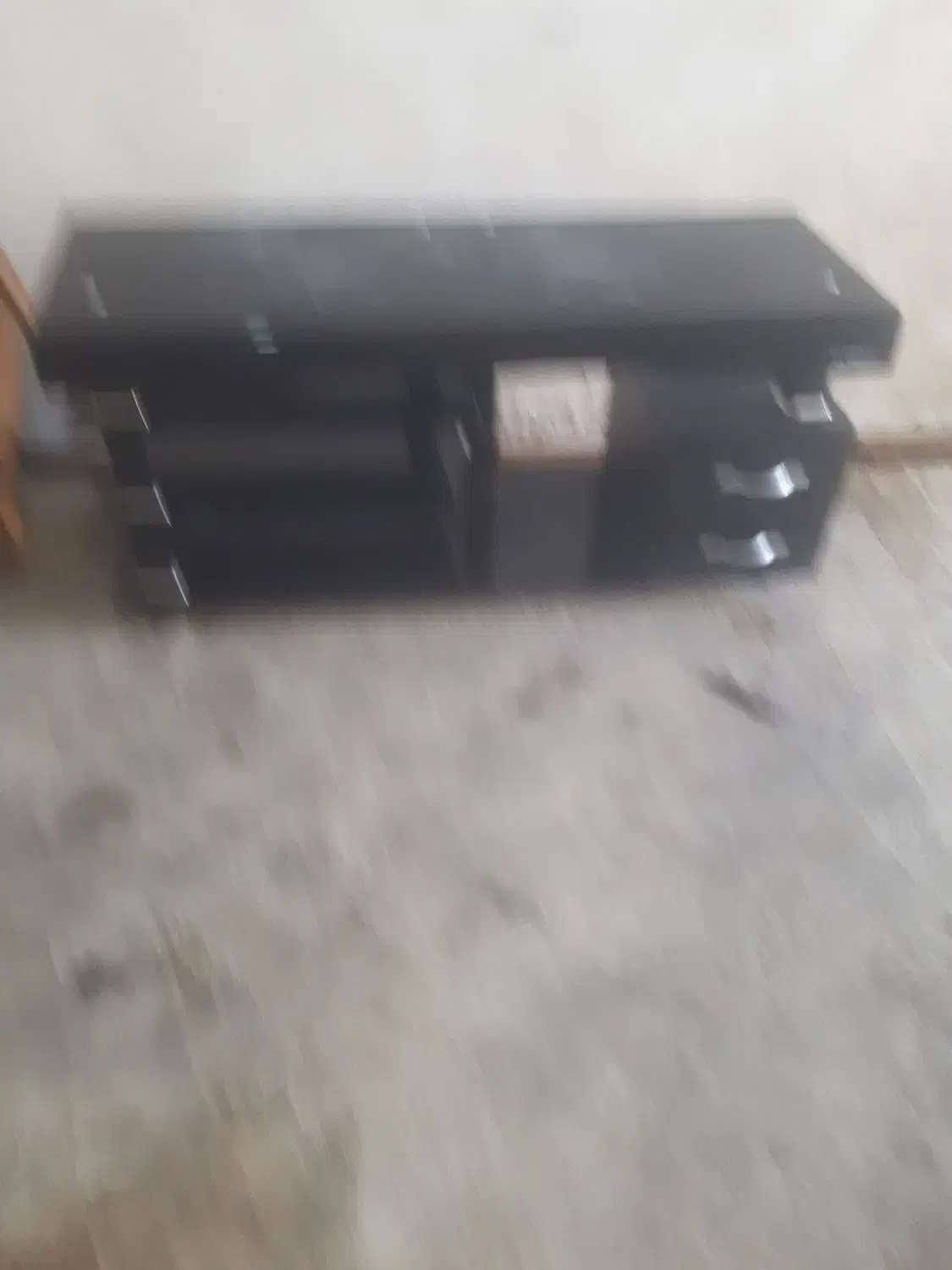 زیر تلویزیونی شیشه ای سالم|میز تلویزیون|یاسوج, |دیوار