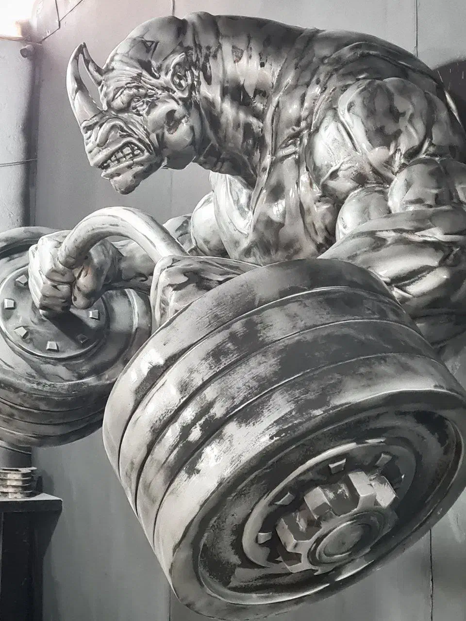 مجسمه کرگدن بدنساز مجسمه کرگدن وزنه بردار با هالتر|مجسمه، تندیس، ماکت|تهران, وردآورد|دیوار