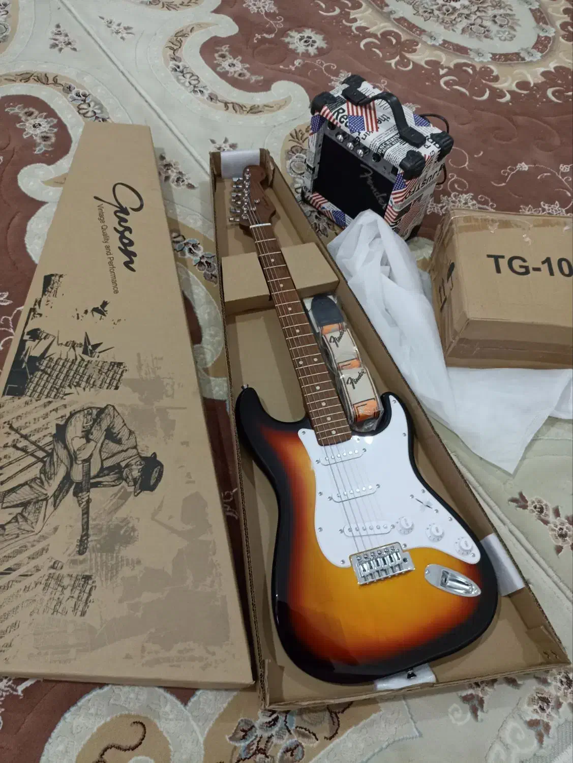 گیتار الکتریک|گیتار، بیس، امپلیفایر|ارومیه, |دیوار