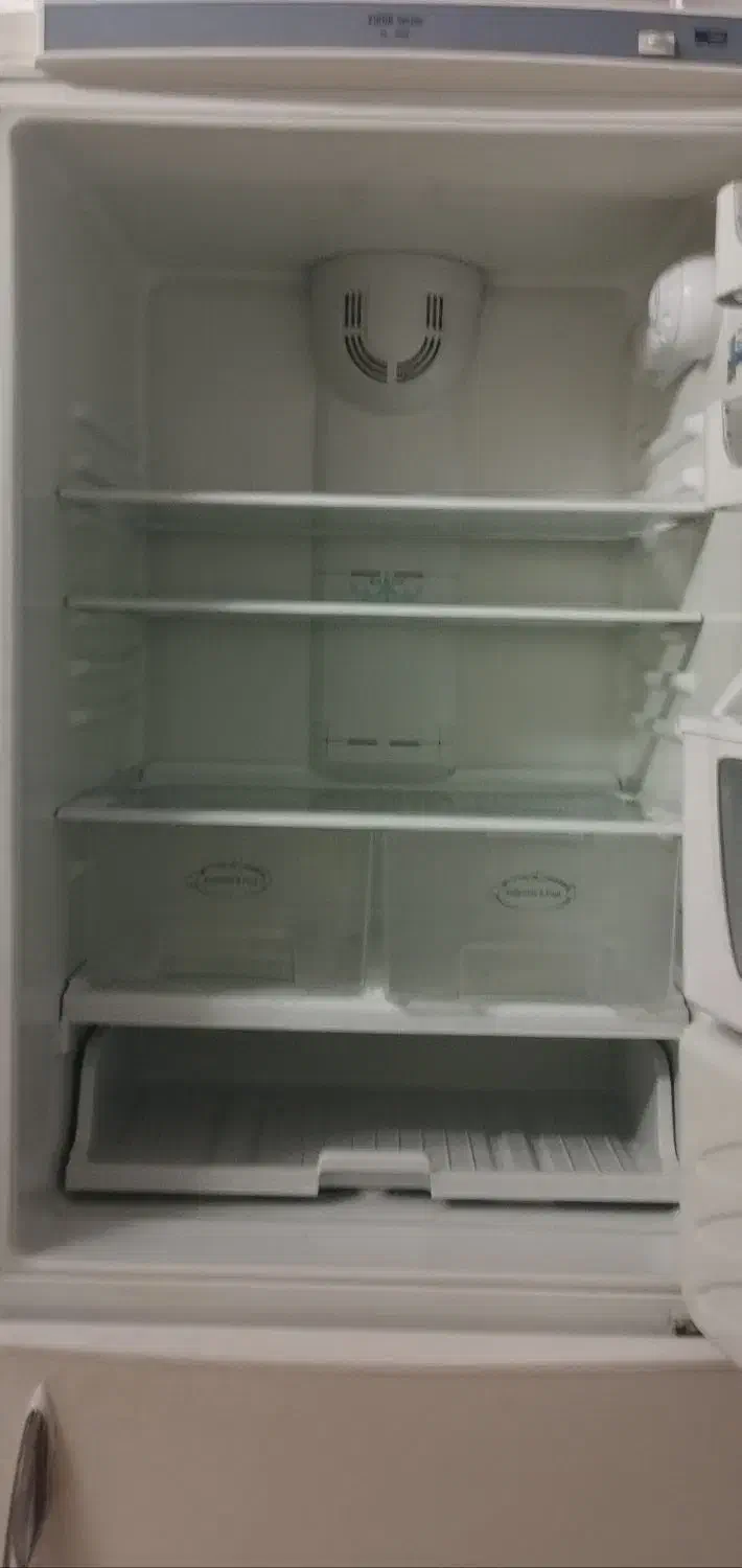 یخچال فریزر سینجر سالم|یخچال و فریزر|قم, باغ کرباسی|دیوار