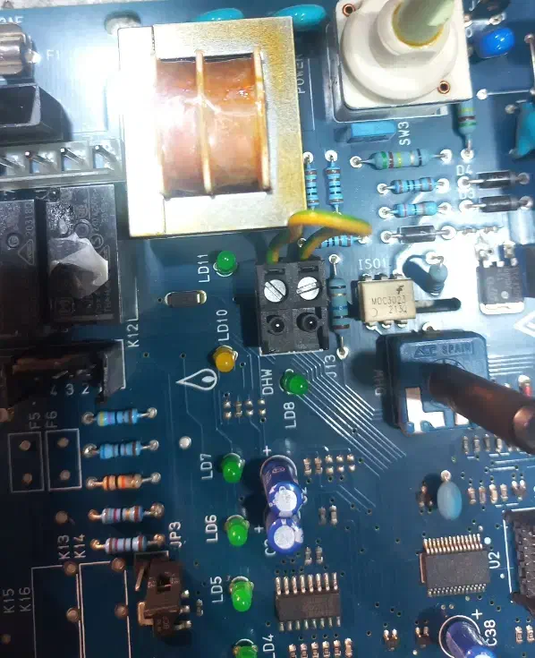 تعمیر برد پکیج|خدمات پیشه و مهارت|لاهیجان, انقلاب|دیوار