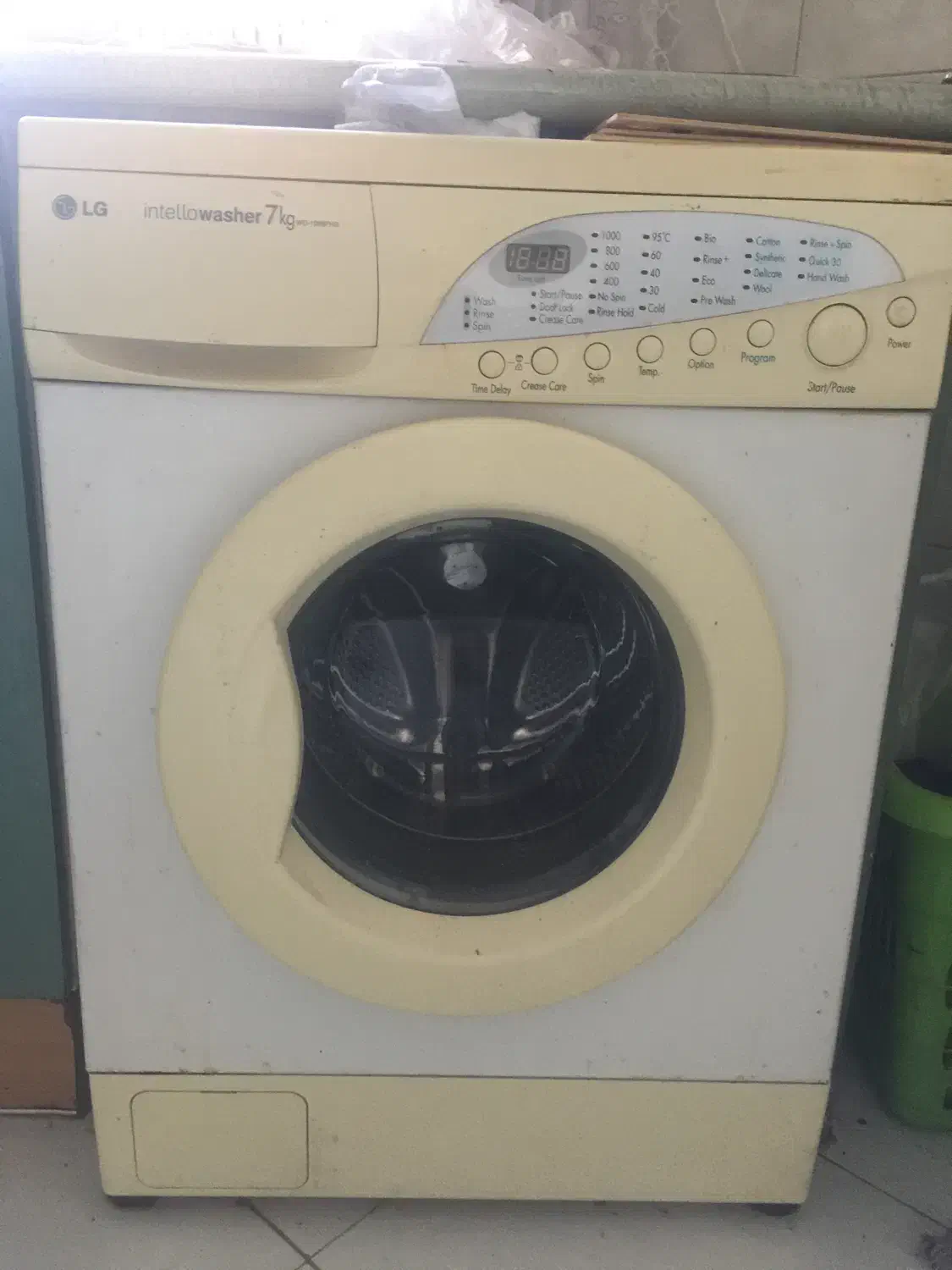 ماشین لباسشویی|ماشین لباسشویی و خشک‌کن لباس|بندر انزلی, موج شکن|دیوار