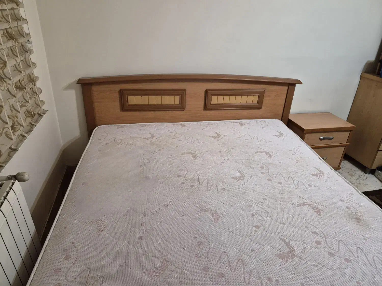 تخت دو نفره همراه با تشک خوشخواب و دراور و پاتختی|تخت و سرویس خواب|تهران, سردارجنگل|دیوار