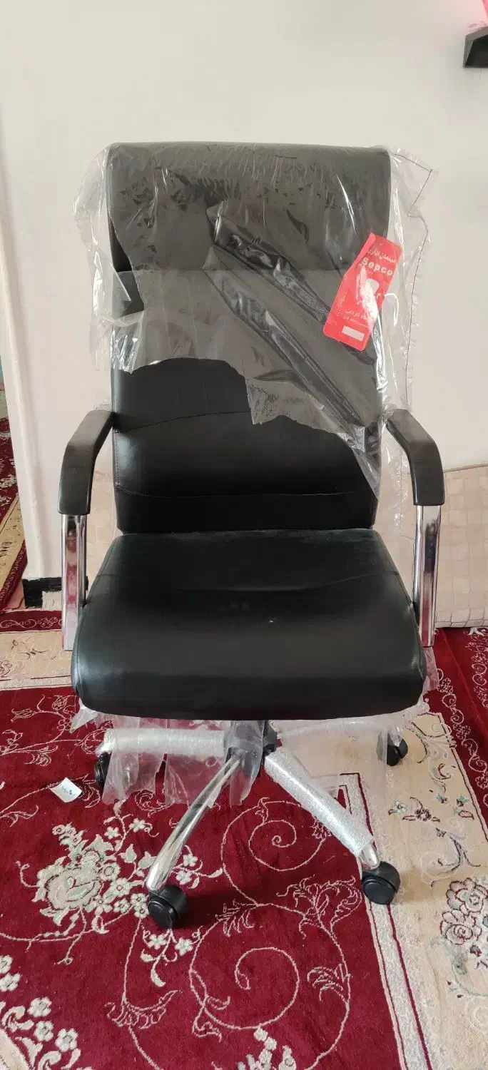 صندلی چرمی - بزرگ با قابلیت انواع ارتفاع وتکیهگاه|صندلی و نیمکت|بستک, |دیوار