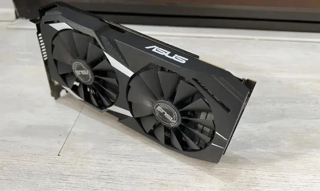 گرافیک ایسوز پلمپ کم کار|قطعات و لوازم جانبی رایانه|قم, پردیسان|دیوار