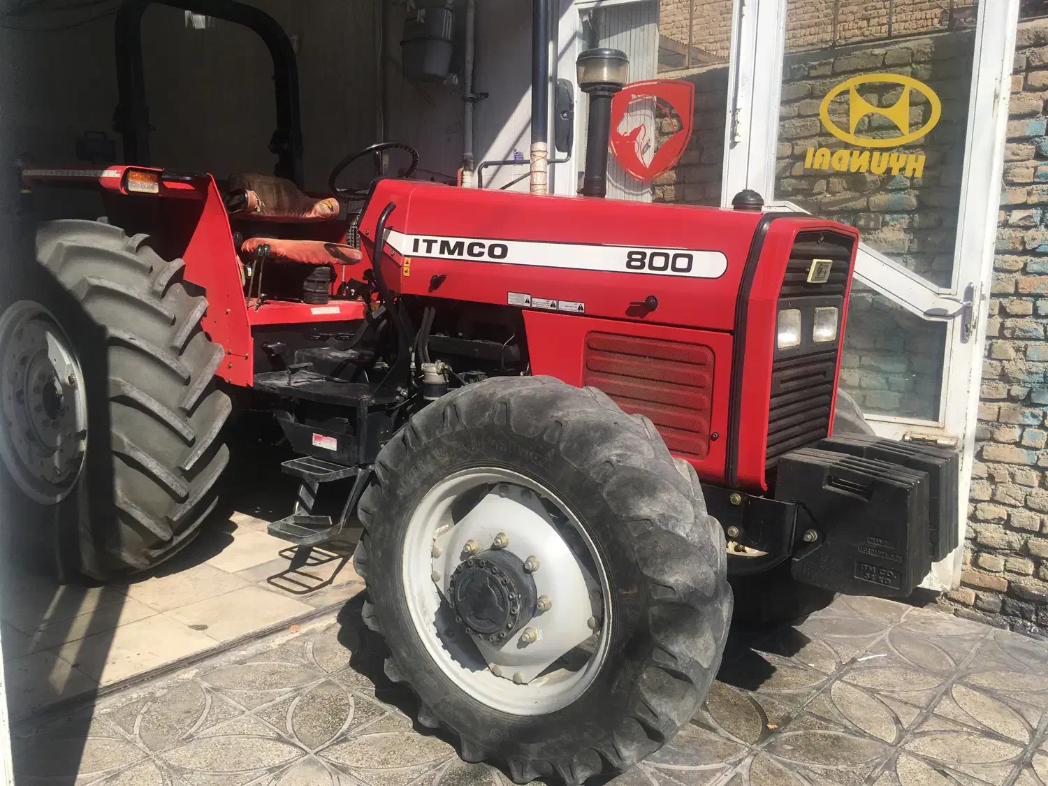 تراکتور ۸۰۰مدل ۹۷ درجه یک|خودرو سنگین|کرمانشاه, |دیوار