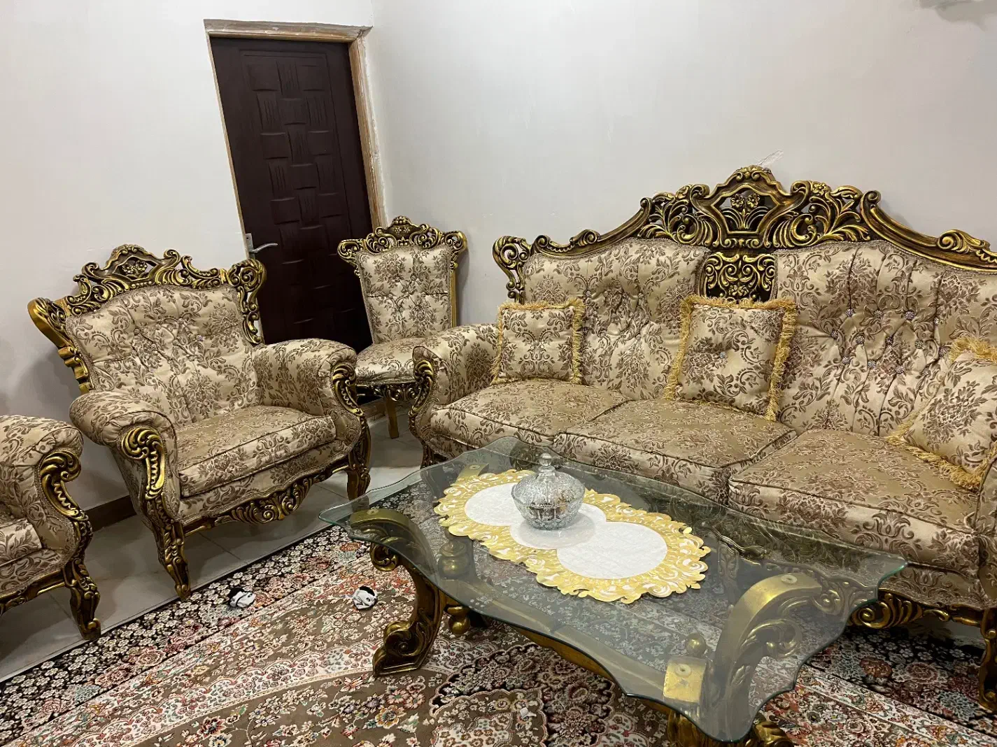 مبلمان سلطنتی 9 نفره|مبلمان خانگی و میز عسلی|فومن, |دیوار