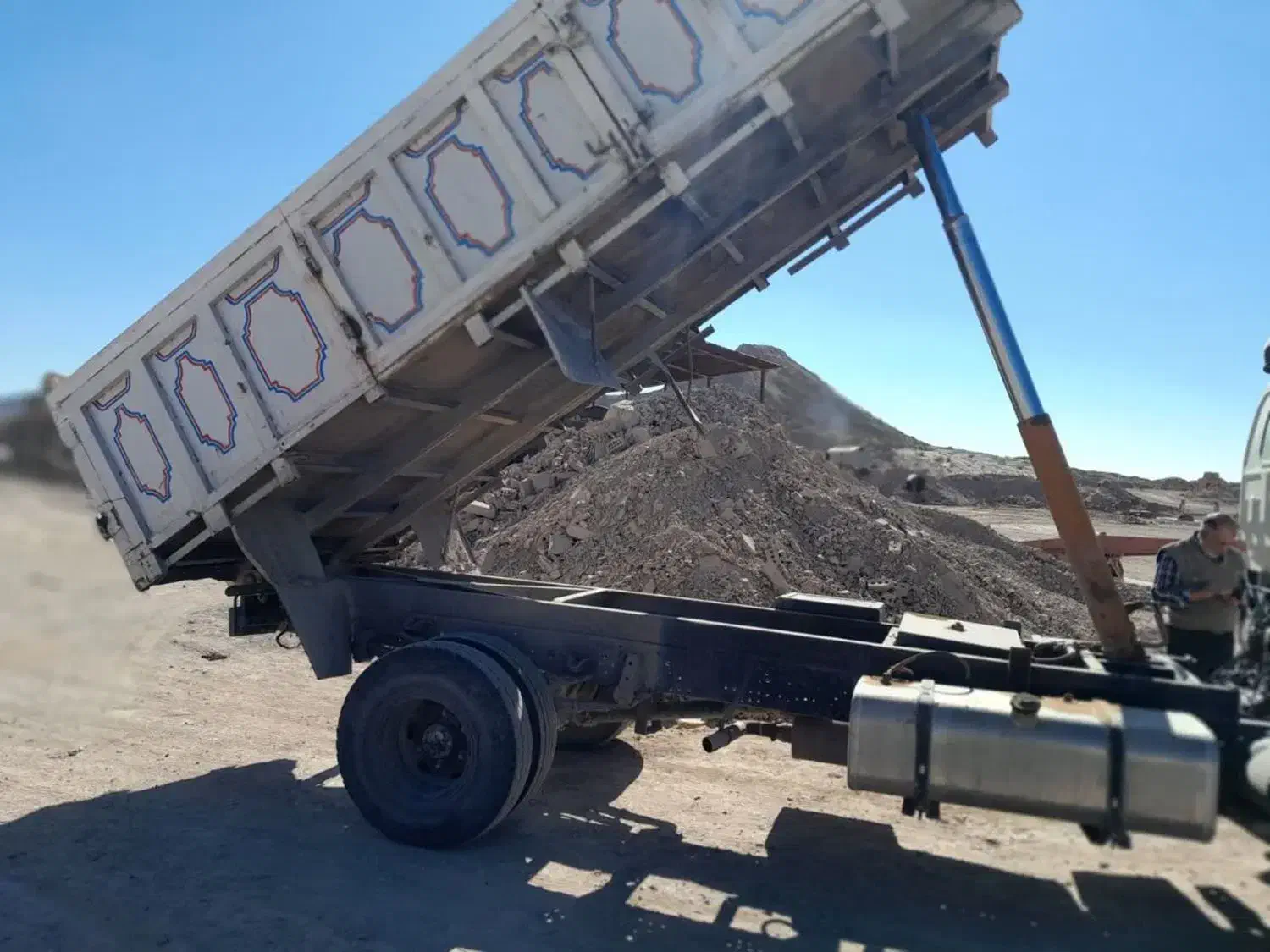 ایسوزو کمپرسی ۸ تن|خودرو سنگین|بیرجند, |دیوار