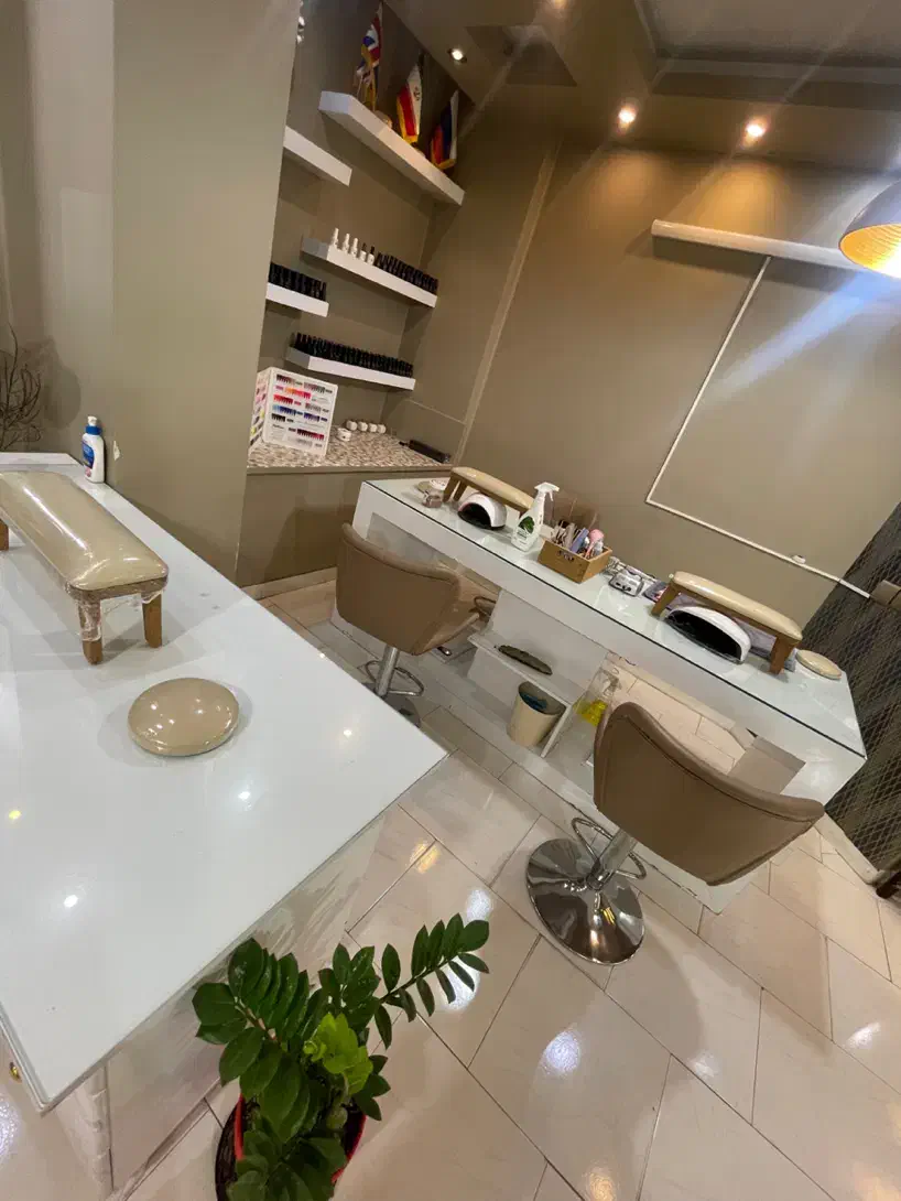 واگذاری سالن زیبایی (ناخن و مژه)|اجارهٔ دفتر کار، اتاق اداری، مطب|اصفهان, باغ زرشک|دیوار