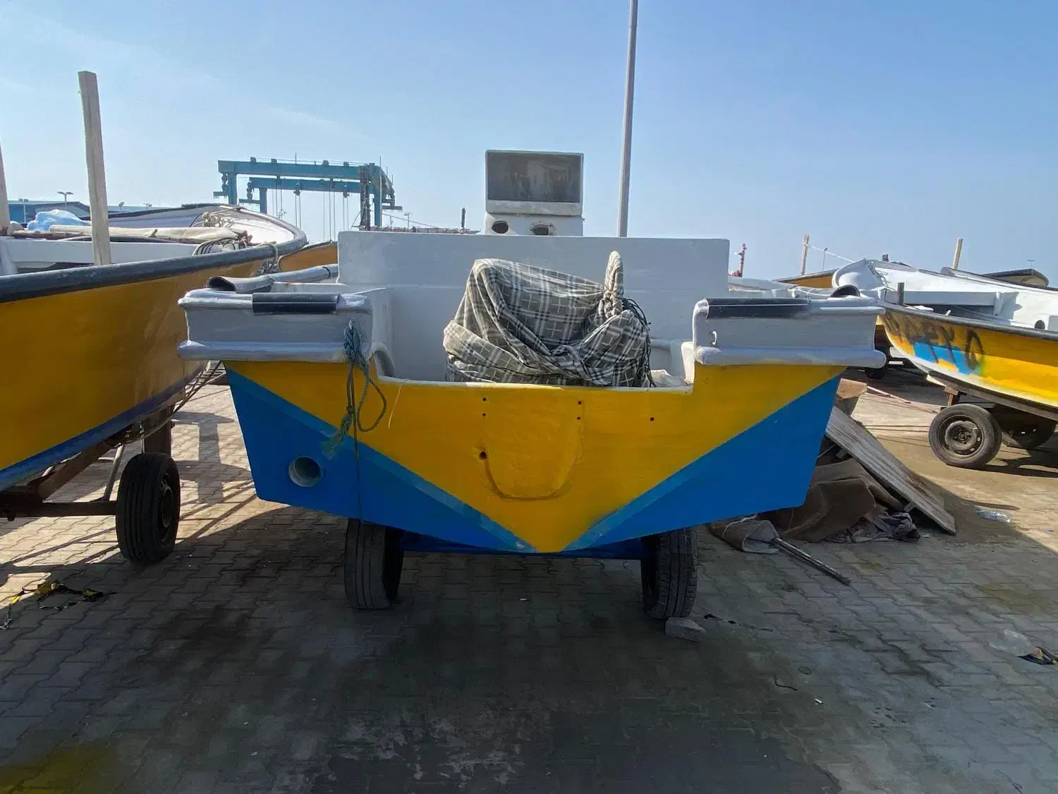 قایق صیادی|قایق و سایر وسایل نقلیه|کیش, |دیوار