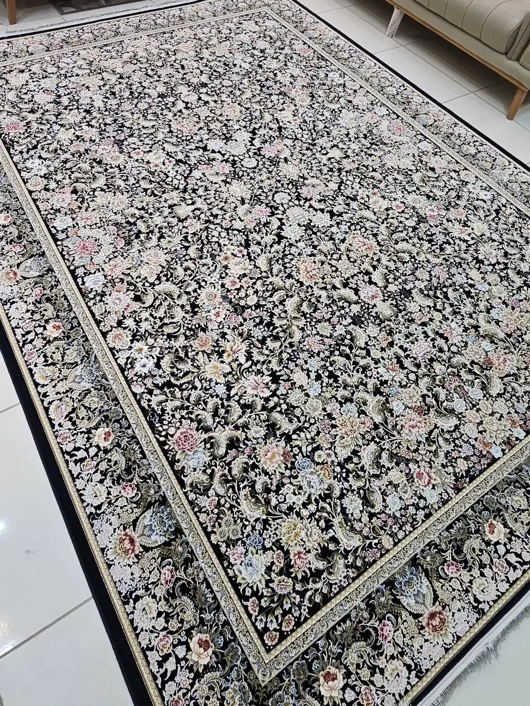 فرش ملکه مسی پالت ۱۲۰۰شانه صادراتی بیش ۳۰۰طرح ورنگ|فرش|شیراز, فرگاز|دیوار