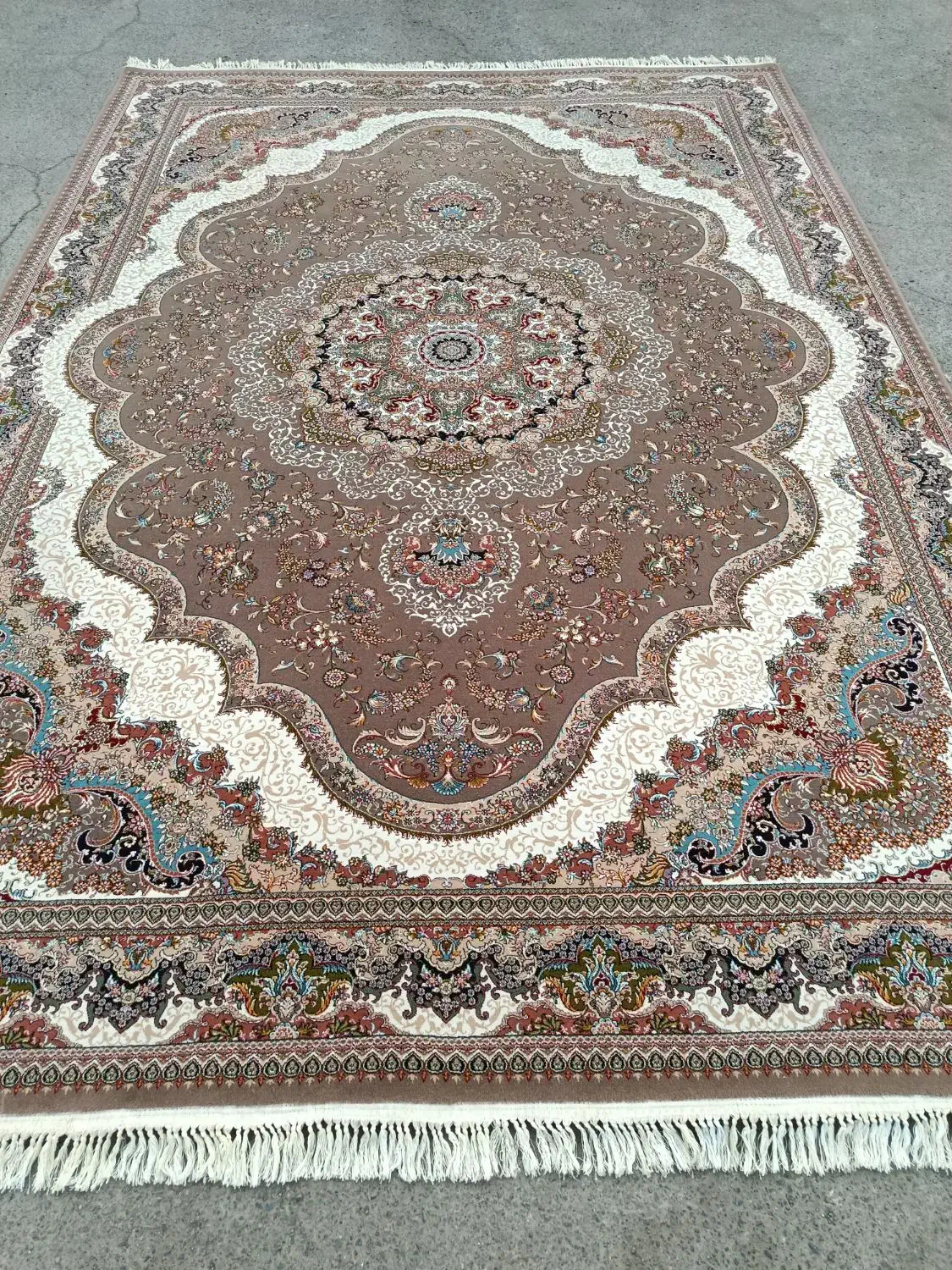 چند تخته فرش ۹ متری تک تک کم کار مشهد|فرش|مشهد, عامل|دیوار