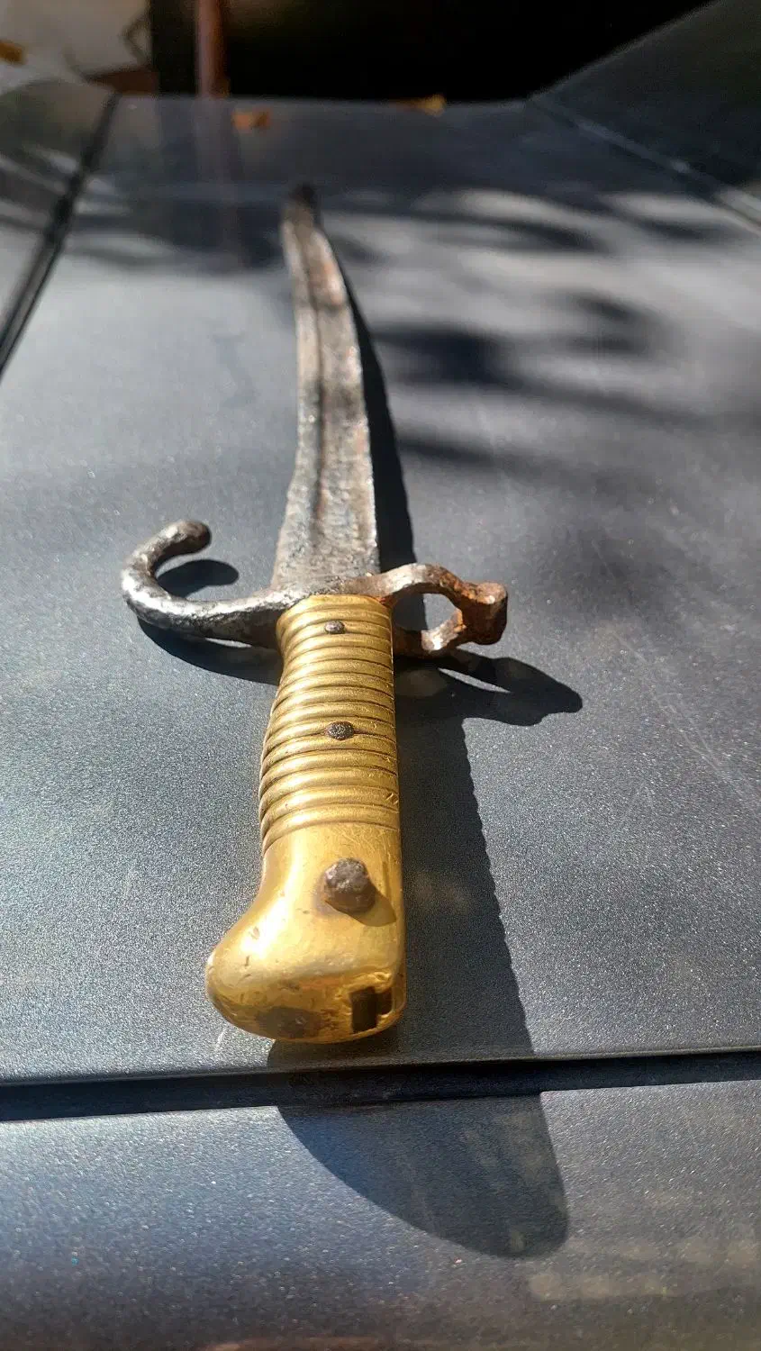 شمشیر عتیقه قدمتش مال جنگ جهانی اوله|کلکسیون اشیاء عتیقه|کرمانشاه, |دیوار