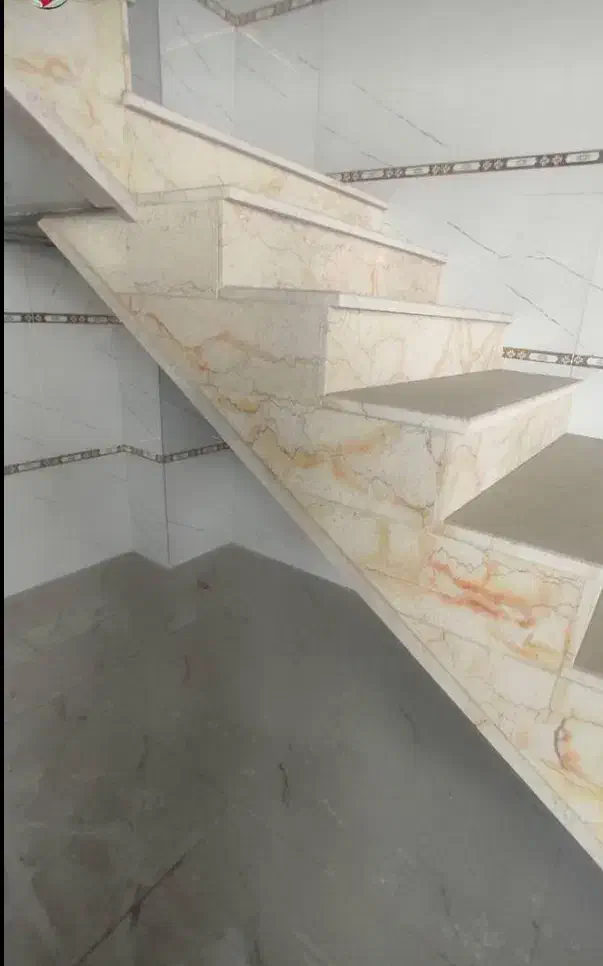 کاشی کاری سیمان کاری تخریب لکه گیری|خدمات پیشه و مهارت|قم, زنبیل آباد|دیوار