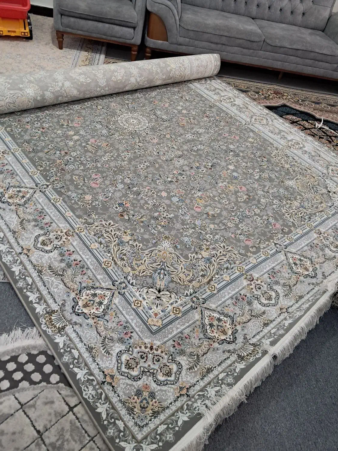 فرش ۹ متری ۱۵۰۰ شانه برجسته|فرش|مریوان, |دیوار