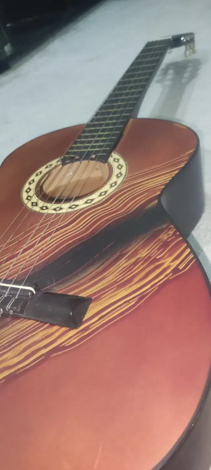 گیتار فروشی و معاوضه با اکانت کلش تاون 16.17یا کلن|گیتار، بیس، امپلیفایر|ایذه, |دیوار