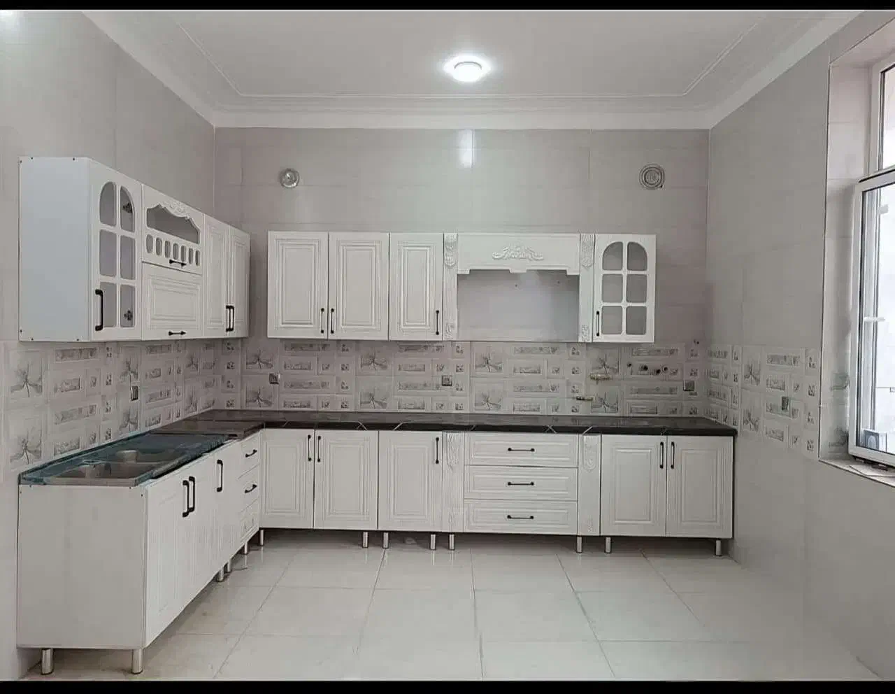 انواع کابینت آشپزخانه/پله ای/تمام چوب/دورنگ365|مصالح و تجهیزات ساختمان|اردبیل, |دیوار