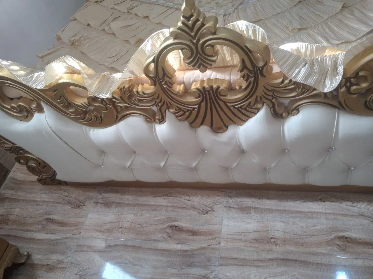 سرویس خواب به همراه آیینه کنسول وپاتختی|تخت و سرویس خواب|شیروان (خراسان), |دیوار