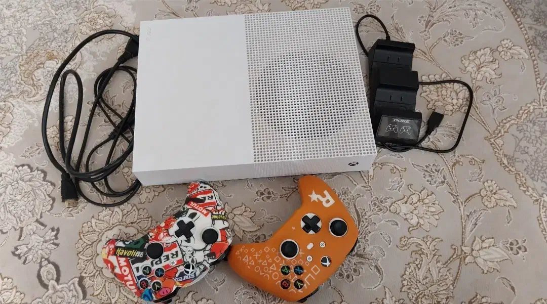 فروش ایکس باکس وان اس یک ترابایت دودسته|کنسول، بازی ویدئویی و آنلاین|شاهین‌شهر, عطار|دیوار