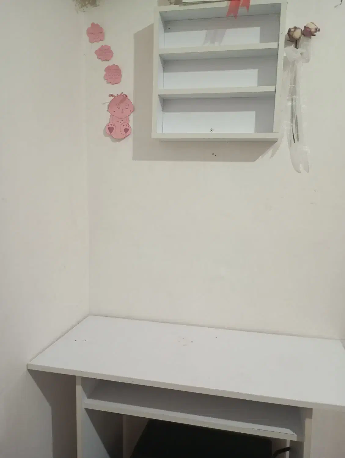 میزناخن|میز تحریر و کامپیوتر|پاکدشت, پاکدشت (مامازند)|دیوار