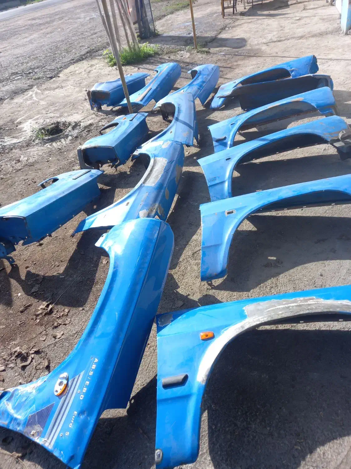 در و گلگیر و کاپوت و  اتاق جلو نیسان|قطعات یدکی و لوازم جانبی|رشت, لاکان|دیوار