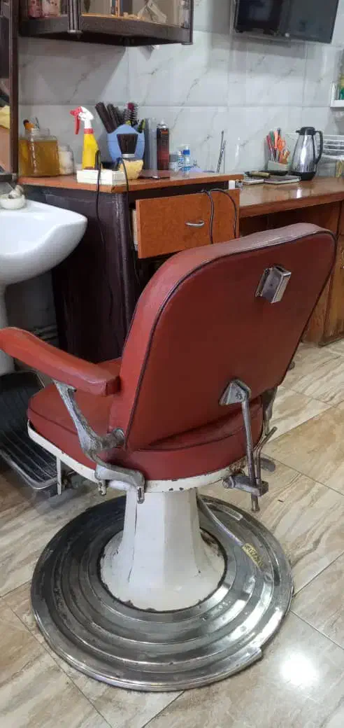 دو عدد صندلی آرایشگاه مردانه|آرایشگاه و سالنهای زیبایی|صوفیان, |دیوار