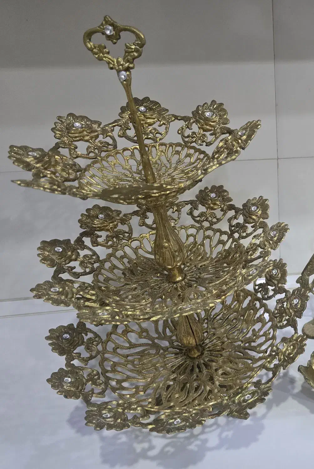 جا میوه برنجی|صنایع دستی و سایر لوازم تزئینی|نسیم‌شهر, |دیوار