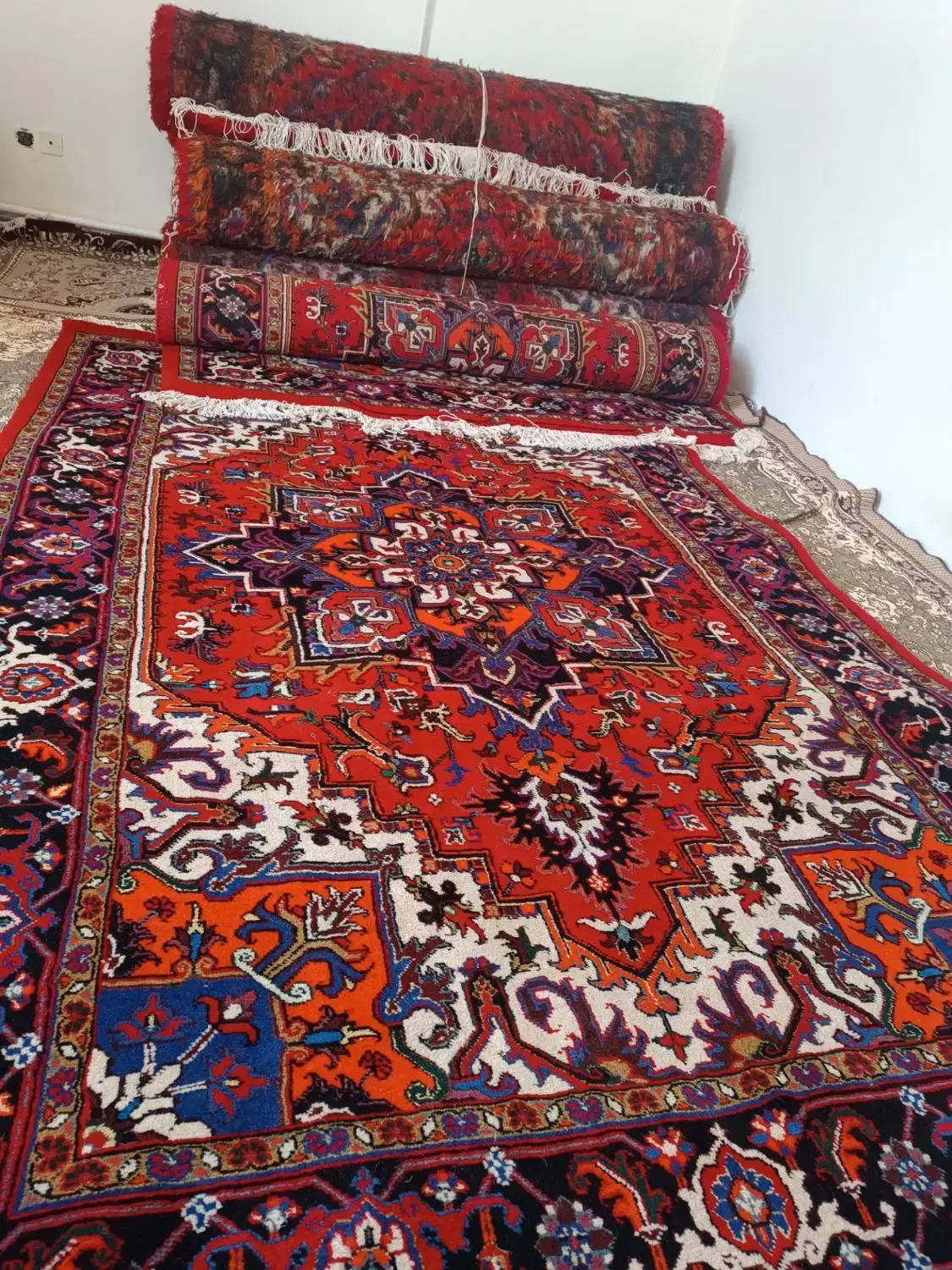 فرش دستبافت هریس|فرش|یامچی, |دیوار