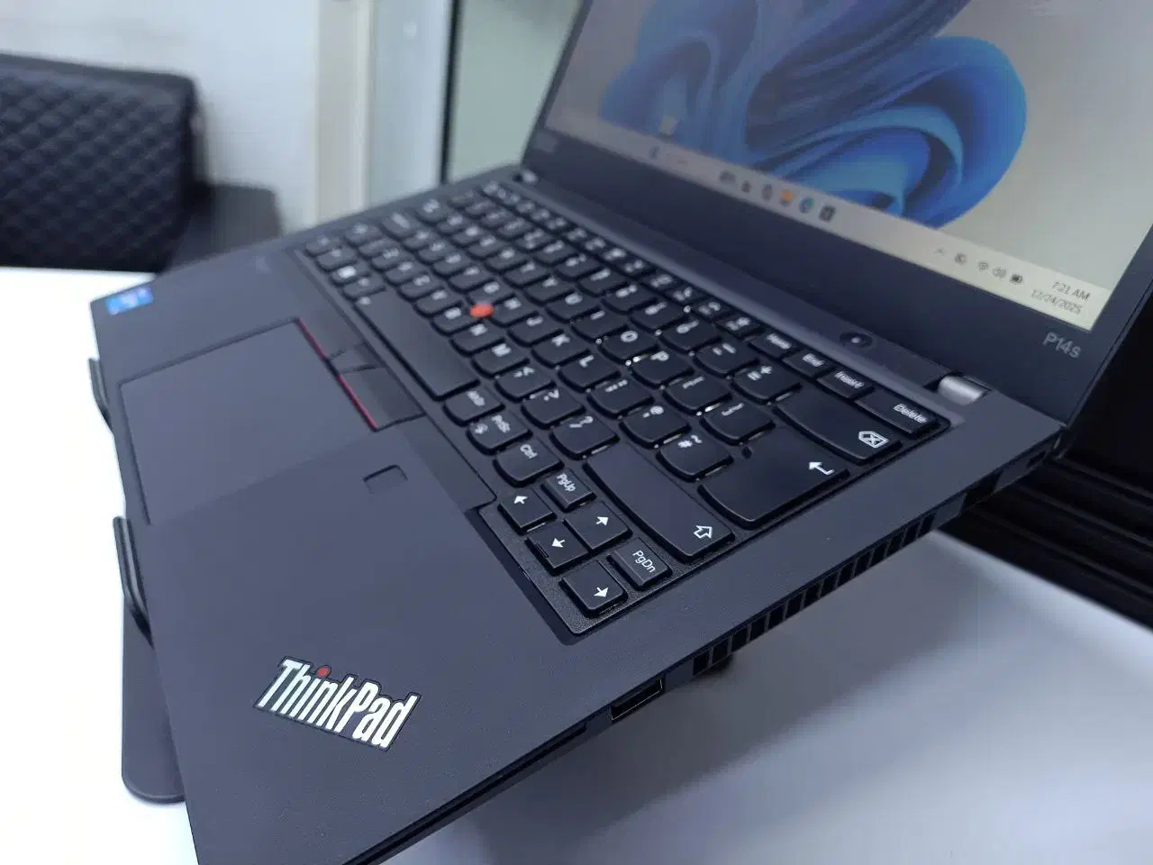 Lenovo ThinkPad P14s لنوو|رایانه همراه|تهران, فلسطین (میدان انقلاب)|دیوار