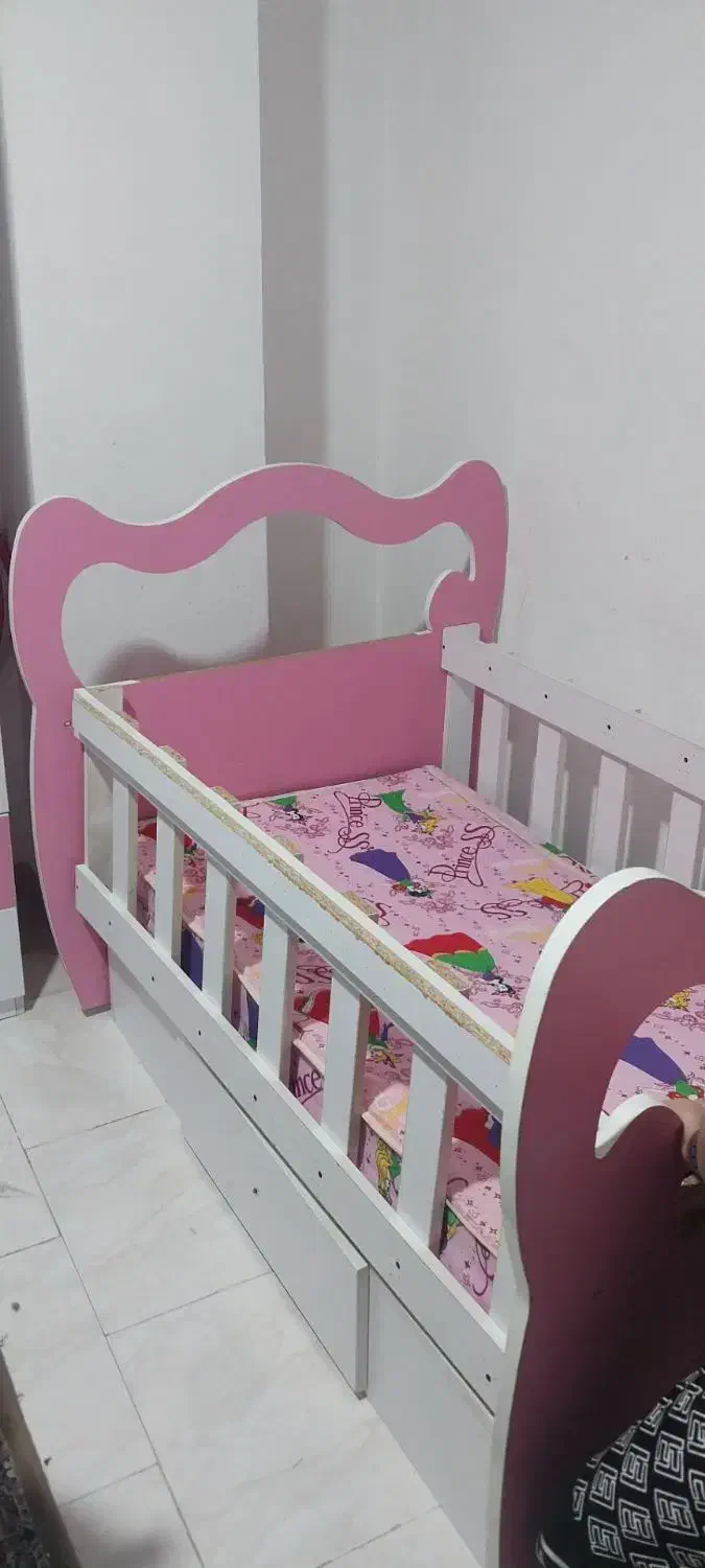 تختخواب|تخت و سرویس خواب|قروه, |دیوار