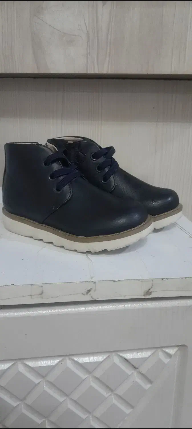 نیم بوت خارجی|کفش و لباس بچه|تهران, علم و صنعت|دیوار