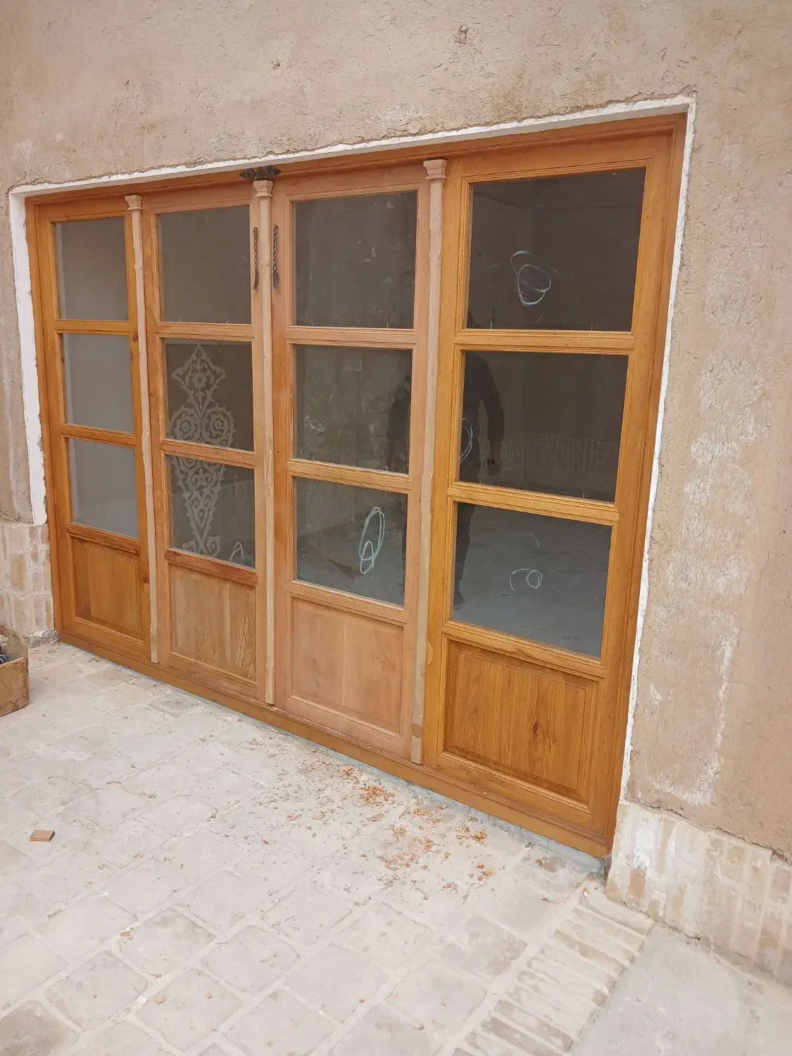 نصاب درب چوبی و ام دی اف|خدمات پیشه و مهارت|کاشان, ولیعصر|دیوار