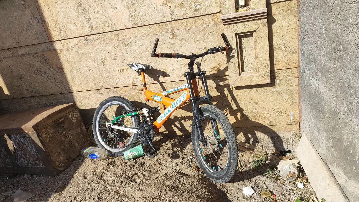 دوچرخه 26|دوچرخه، اسکیت، اسکوتر|میانه, |دیوار