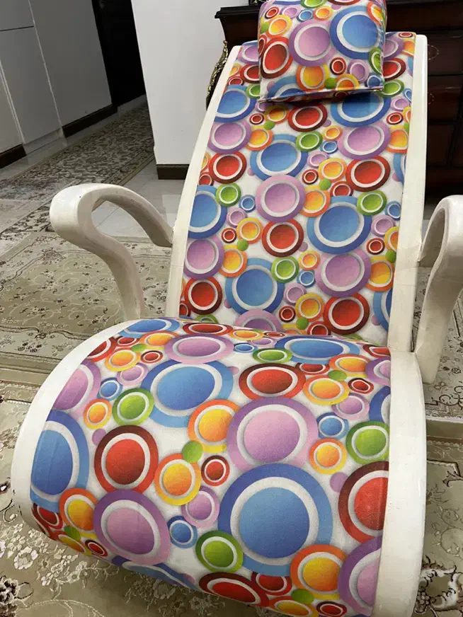 صندلی ریرکسی|صندلی و نیمکت|هشتگرد, هشتگرد قدیم|دیوار