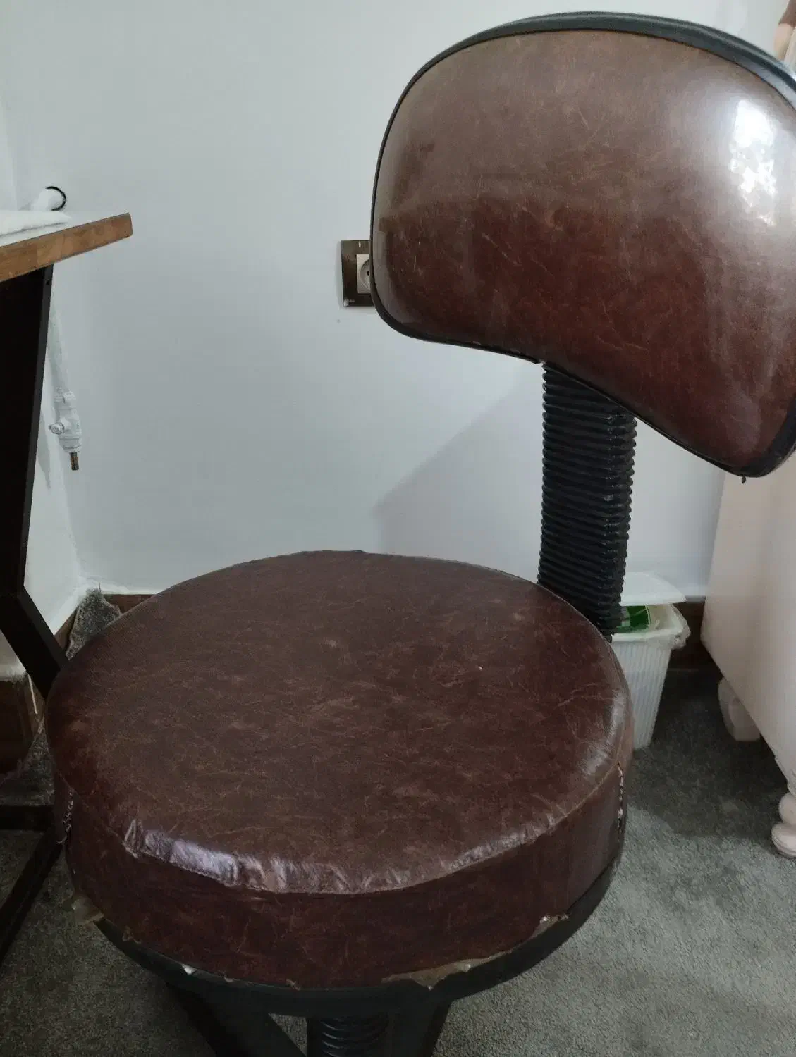 صندلی چرخدار در حد آک واقعا سالم|صندلی و نیمکت|گرگان, |دیوار