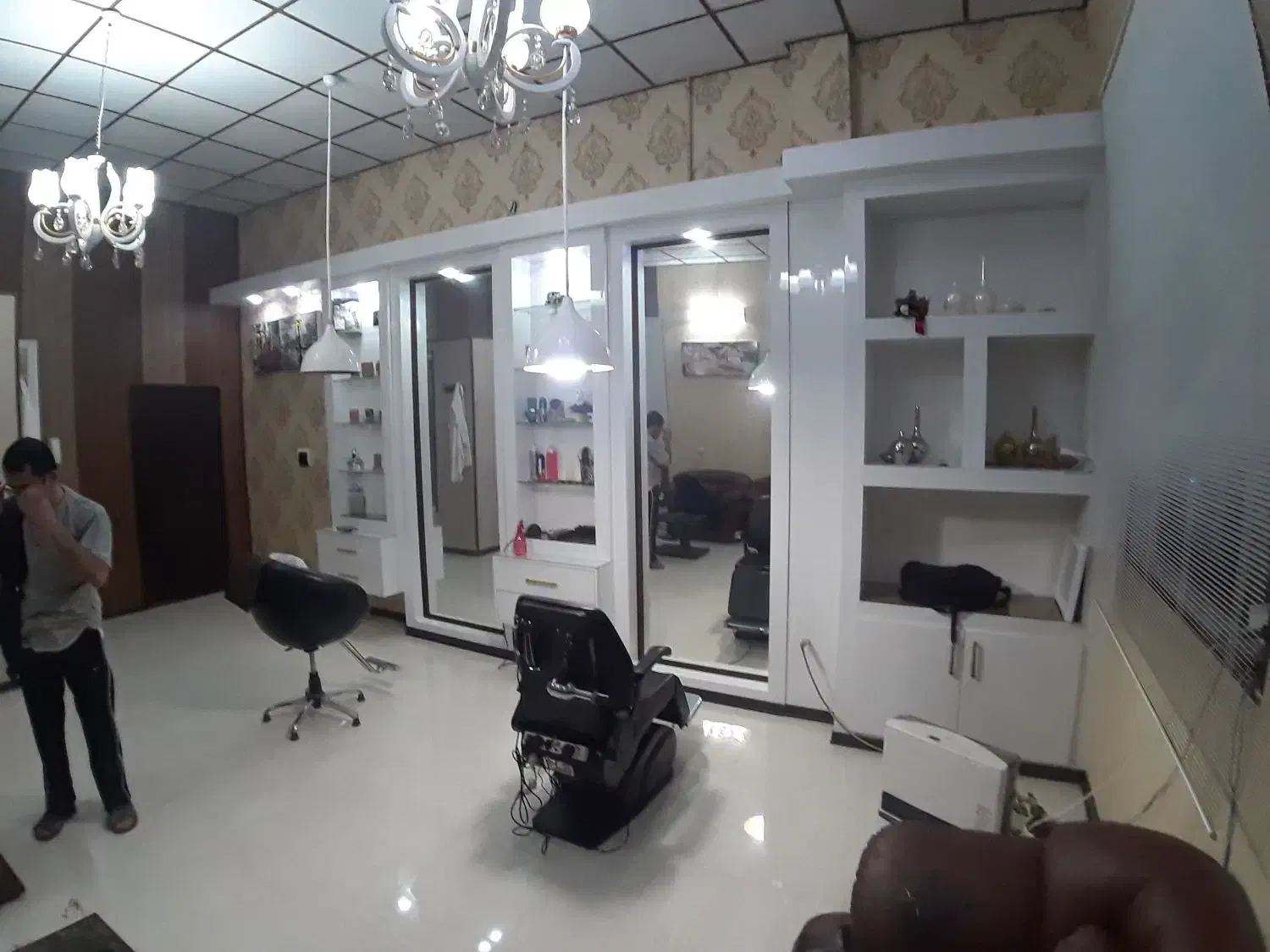 دکور مغازه دکور آرایشگاه مردانه و زنانه|فروشگاه و مغازه|مشهد, نوید|دیوار