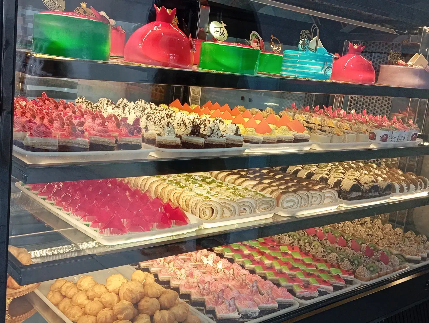 شیرینی سرای دردشتی|خدمات پذیرایی، مراسم|شاهین‌شهر, شهرک میلاد|دیوار