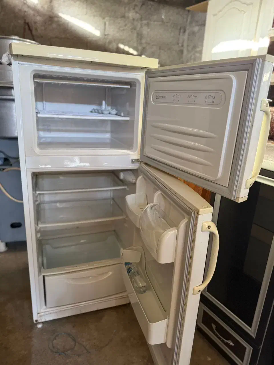 یخچال و میز تلویزیون|یخچال و فریزر|خمام, |دیوار