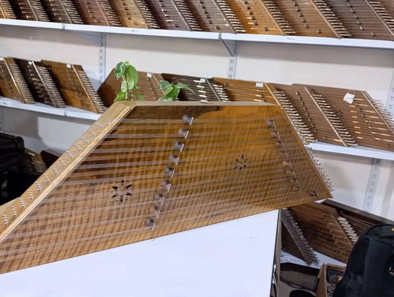 سنتور ممتاز صفحه تماما فر|سازهای سنتی|شیراز, وصال|دیوار