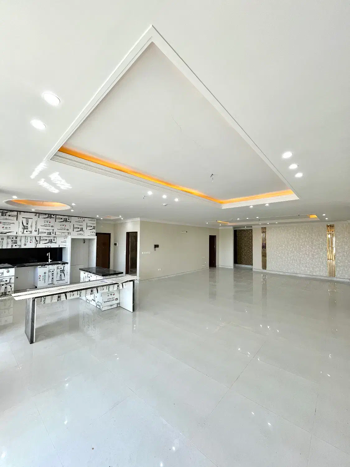 ۲۰۰متر/۴خواب/مطابقش نیست|فروش آپارتمان|ورامین, ورامین|دیوار