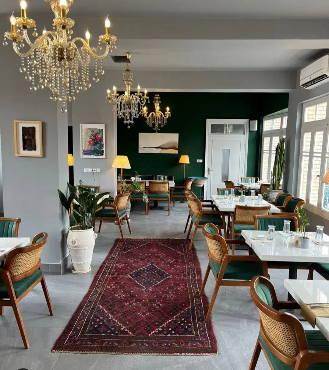 (آشپز +باریستا+سالندار ) هفت پنجره|استخدام خدمات فروشگاه و رستوران|کاشان, ولی سلطان|دیوار