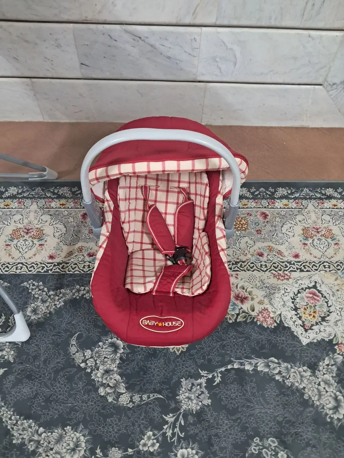 میز غذا و دو عدد کرییر|اسباب و اثاث بچه|فلاورجان, |دیوار