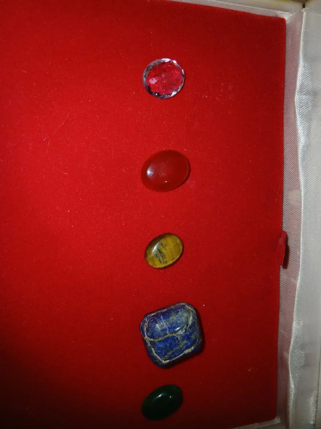 نگین زینتی انگشتر|جواهرات|قروه, |دیوار