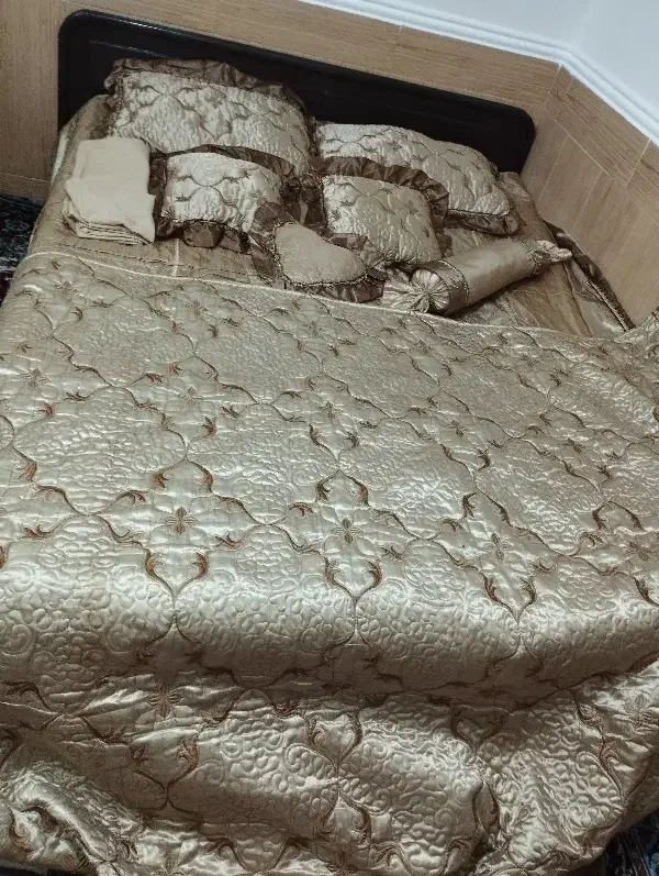 رو تختی ساتن درحد نو سالم قیمت ۸۵۰|سرویس روتختی|قم, بنیاد|دیوار