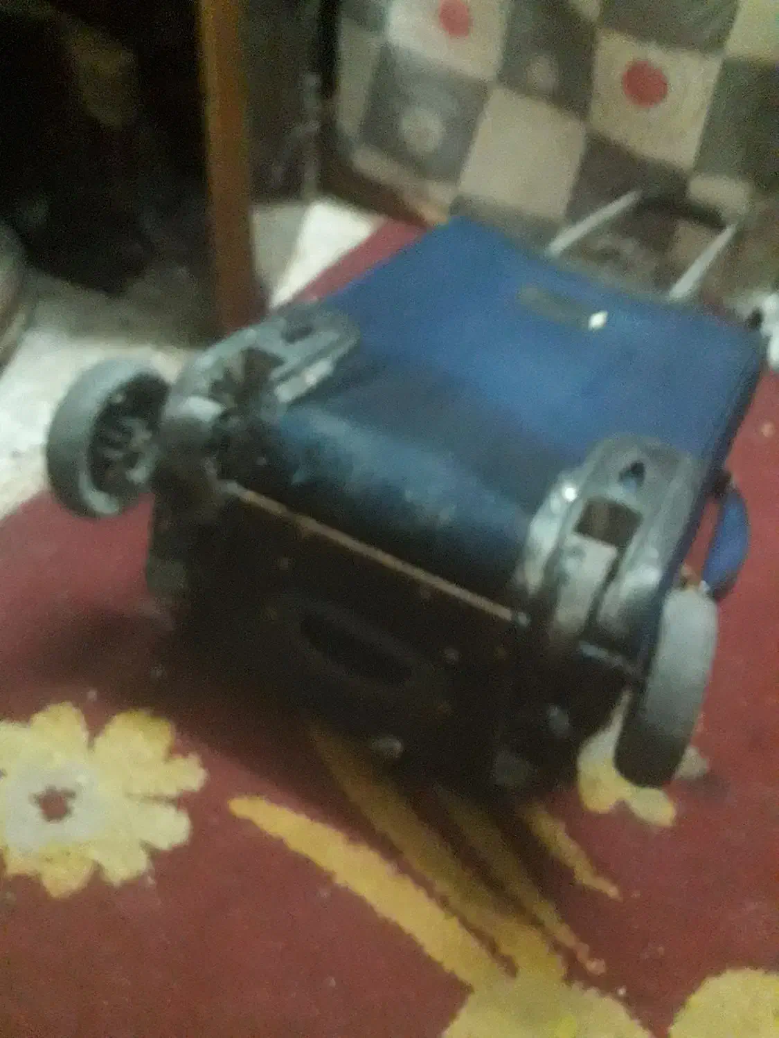 چمدان|کیف، کفش، کمربند|اهواز, بعثت|دیوار