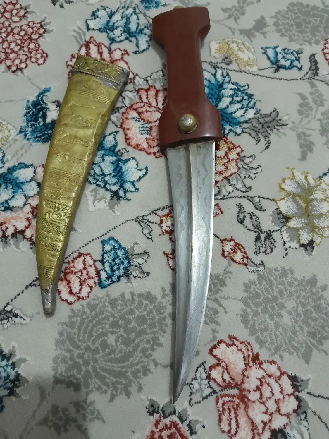 خنجر|کلکسیون اشیاء عتیقه|مهاباد (آذربایجان غربی), |دیوار