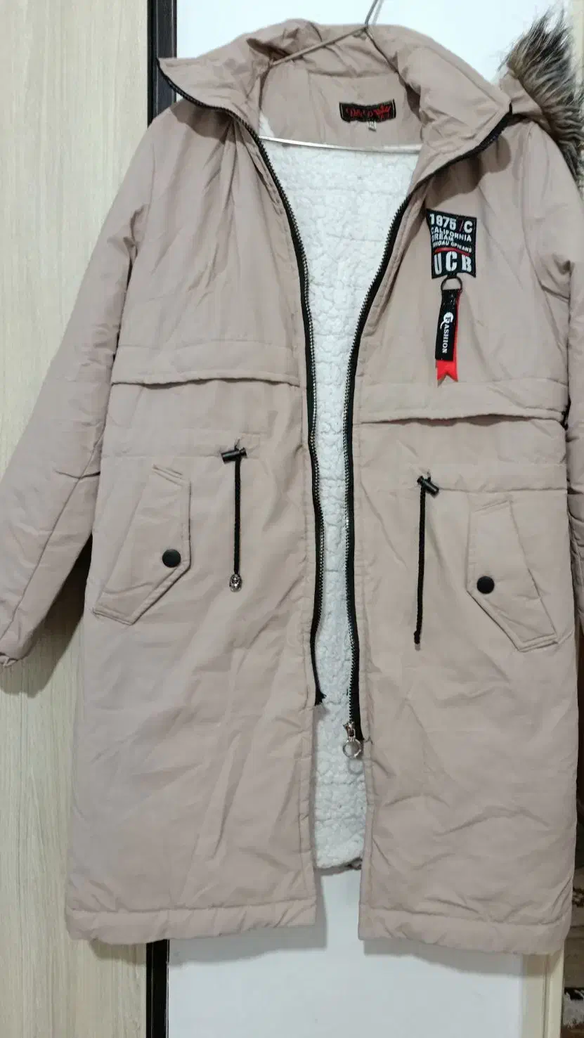 تعدادی لباس|لباس|اراک, |دیوار